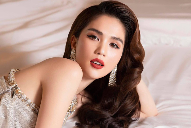 3 lần Ngọc Trinh lên báo Trung: Được ví là Angela Baby, đẹp gấp 10 lần Lâm Chí Linh, bị gán mác 'gợi dục' trên thảm đỏ quốc tế - 12 3 lần Ngọc Trinh lên báo Trung: Được ví là Angela Baby, đẹp gấp 10 lần Lâm Chí Linh, bị gán mác 'gợi dục' trên thảm đỏ quốc tế - 12