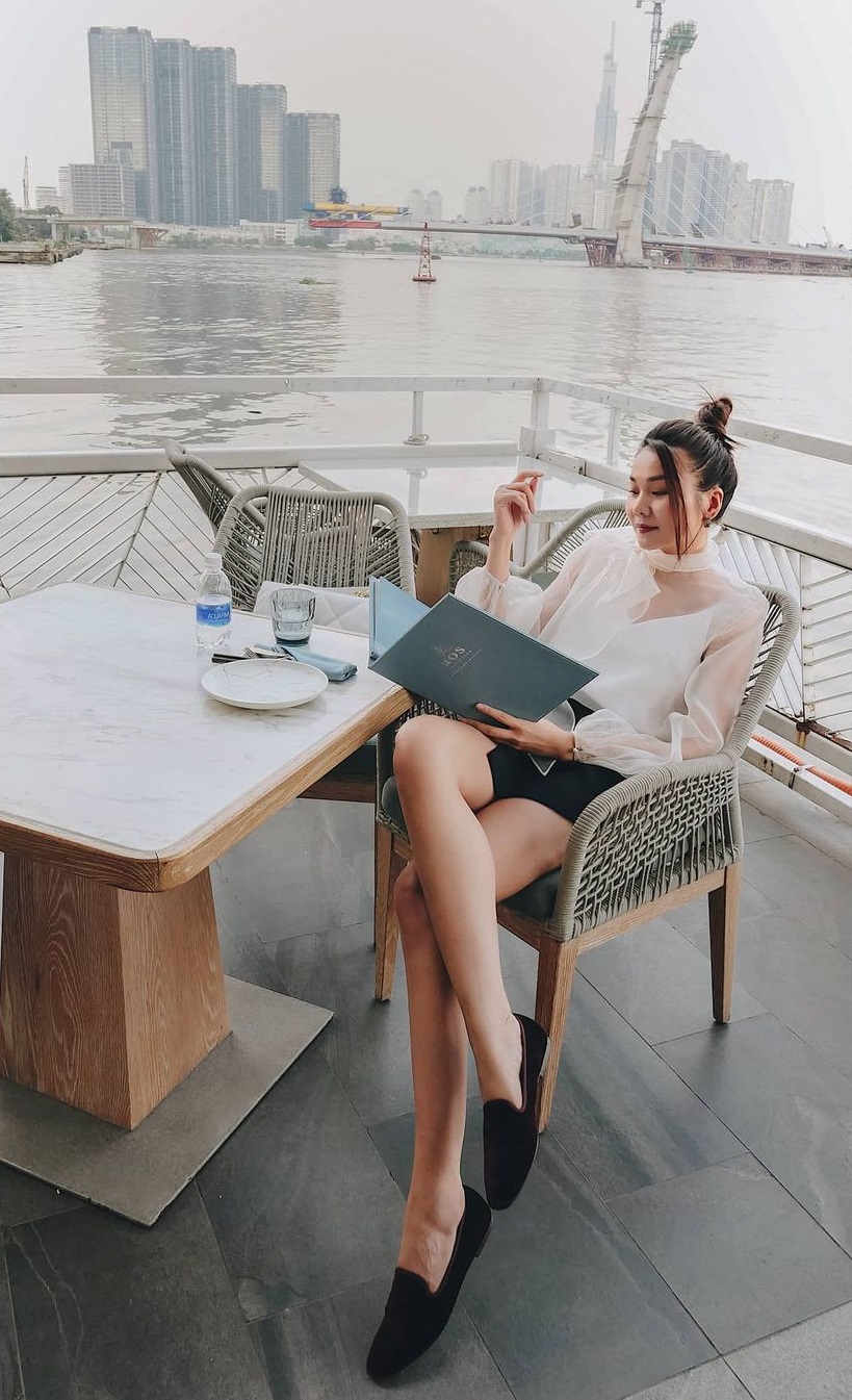 4 kiểu giày bệt được sao Việt U40 sắm nhiều nhất để hack tuổi, và mặc gì trông cũng sành điệu hơn 4 kiểu giày bệt được sao Việt U40 sắm nhiều nhất để hack tuổi, và mặc gì trông cũng sành điệu hơn