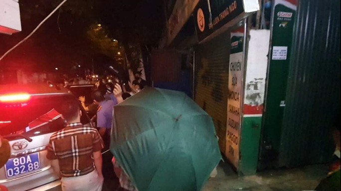 Tước danh hiệu Công an nhân dân đại tá Phùng Anh Lê, bắt thêm nhiều thuộc cấp - 1 Tước danh hiệu Công an nhân dân đại tá Phùng Anh Lê, bắt thêm nhiều thuộc cấp - 1