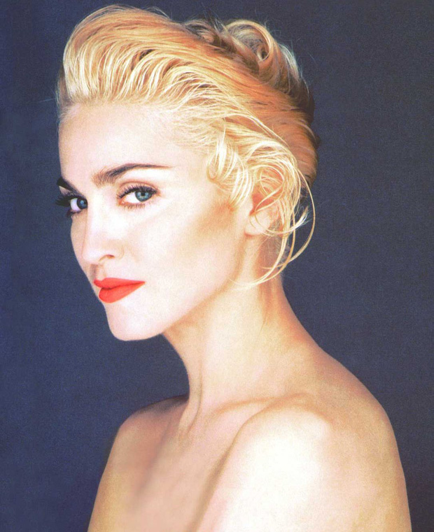 Huyền thoại thảm đỏ Oscar: Madonna đẹp đến độ kiêu sa vô thực, vòng 1 ngồn ngộn ngộp thở lu mờ 'ông hoàng' Michael Jackson - 6 Huyền thoại thảm đỏ Oscar: Madonna đẹp đến độ kiêu sa vô thực, vòng 1 ngồn ngộn ngộp thở lu mờ 'ông hoàng' Michael Jackson - 6