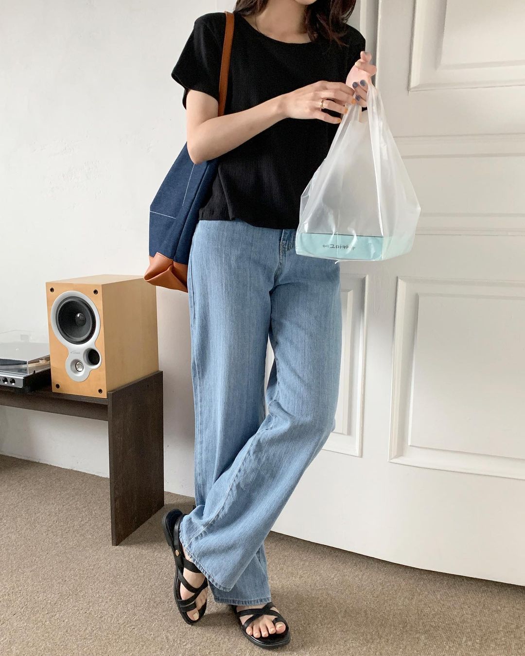 4 món đồ denim hot nhất thu 2021: Nàng 30+ diện thì càng trẻ trung và sang xịn - 9 4 món đồ denim hot nhất thu 2021: Nàng 30+ diện thì càng trẻ trung và sang xịn - 9
