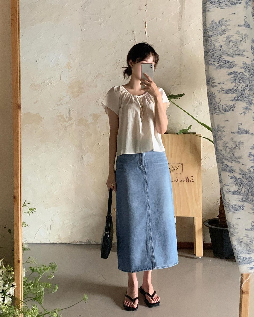 4 món đồ denim hot nhất thu 2021: Nàng 30+ diện thì càng trẻ trung và sang xịn - 1 4 món đồ denim hot nhất thu 2021: Nàng 30+ diện thì càng trẻ trung và sang xịn - 1
