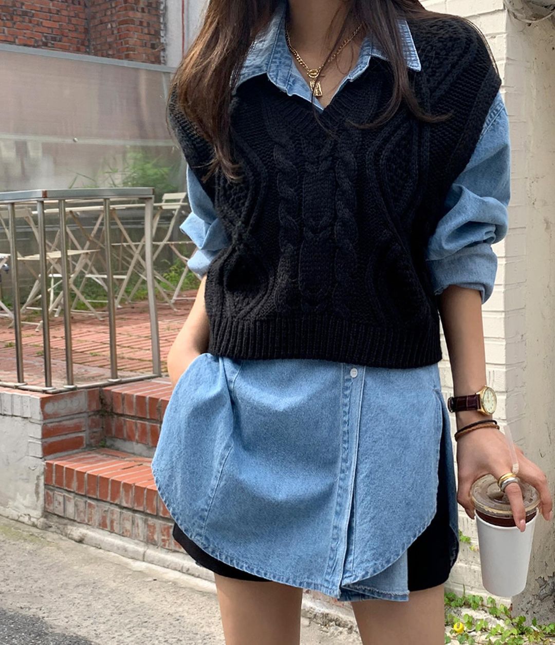 4 món đồ denim hot nhất thu 2021: Nàng 30+ diện thì càng trẻ trung và sang xịn - 14 4 món đồ denim hot nhất thu 2021: Nàng 30+ diện thì càng trẻ trung và sang xịn - 14