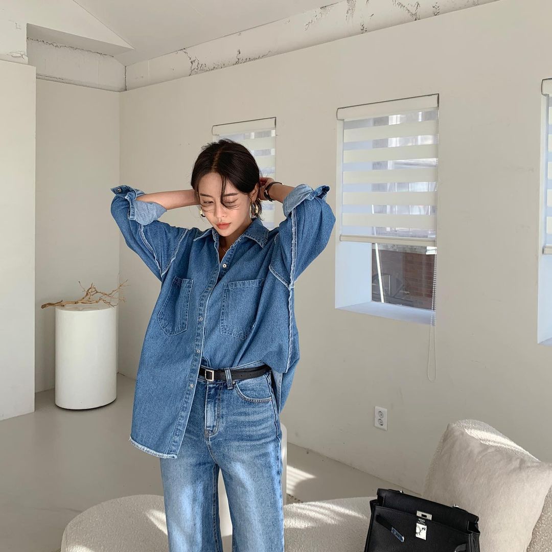 4 món đồ denim hot nhất thu 2021: Nàng 30+ diện thì càng trẻ trung và sang xịn - 15 4 món đồ denim hot nhất thu 2021: Nàng 30+ diện thì càng trẻ trung và sang xịn - 15