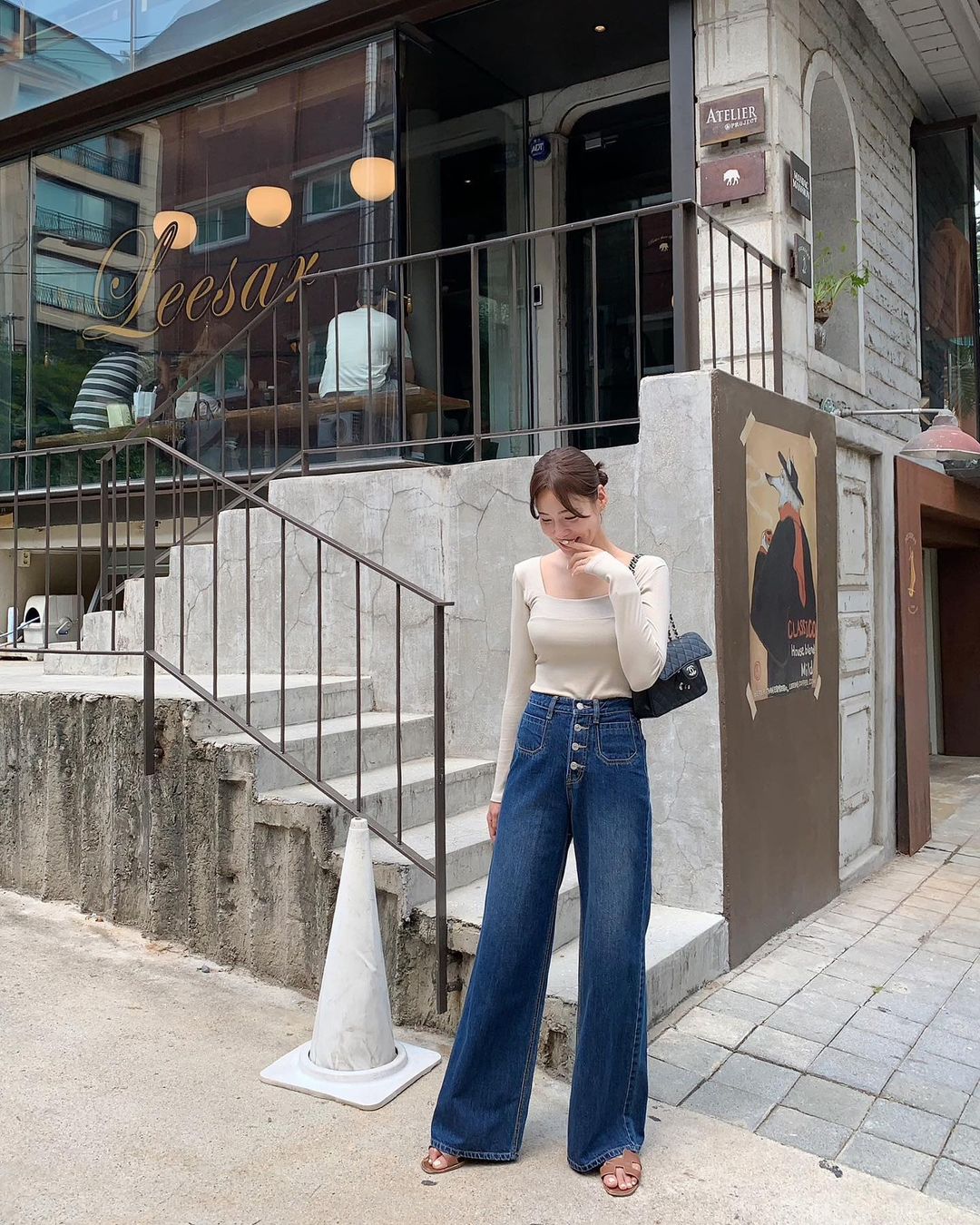 4 món đồ denim hot nhất thu 2021: Nàng 30+ diện thì càng trẻ trung và sang xịn - 12 4 món đồ denim hot nhất thu 2021: Nàng 30+ diện thì càng trẻ trung và sang xịn - 12