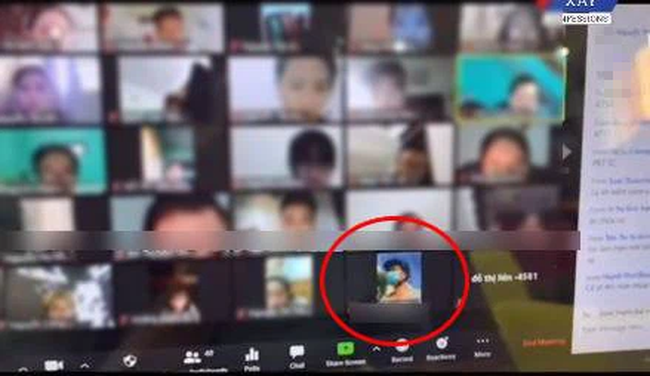 Đang học online thì mẹ bắt đi chợ, nam sinh có pha xử lý lầy đến mức cả lớp không tin nổi: Gì vậy trời? Đang học online thì mẹ bắt đi chợ, nam sinh có pha xử lý lầy đến mức cả lớp không tin nổi: Gì vậy trời?