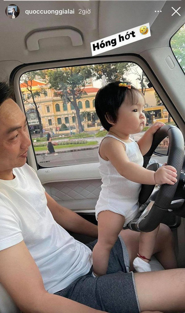 Cường Đô La khoe ái nữ 'cưng xỉu' khi được ba chở đi xe đạp, một đại gia cực giàu ngỏ ý kết tình sui gia - 4 Cường Đô La khoe ái nữ 'cưng xỉu' khi được ba chở đi xe đạp, một đại gia cực giàu ngỏ ý kết tình sui gia - 4