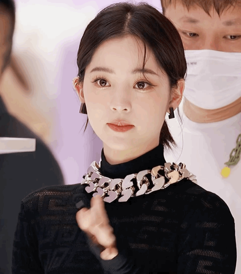Màn 'sốc visual' của 1 nữ thần Cbiz hiện gây bão Weibo: Nhan sắc tựa idol Kpop, body hậu giảm cân còn đẳng cấp hơn Màn 'sốc visual' của 1 nữ thần Cbiz hiện gây bão Weibo: Nhan sắc tựa idol Kpop, body hậu giảm cân còn đẳng cấp hơn
