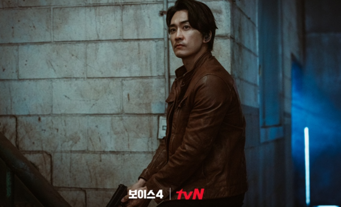 5 nam chính cực ngầu trên màn ảnh Hàn 2021: Gong Min vào vai đặc vụ, Joong Ki hóa thân thành mafia - 4 5 nam chính cực ngầu trên màn ảnh Hàn 2021: Gong Min vào vai đặc vụ, Joong Ki hóa thân thành mafia - 4
