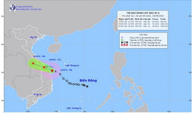 Bão số 6 vào ngay sát bờ và suy yếu thành áp thấp, miền Trung nguy cơ ngập lụt nhiều nơi Bão số 6 vào ngay sát bờ và suy yếu thành áp thấp, miền Trung nguy cơ ngập lụt nhiều nơi