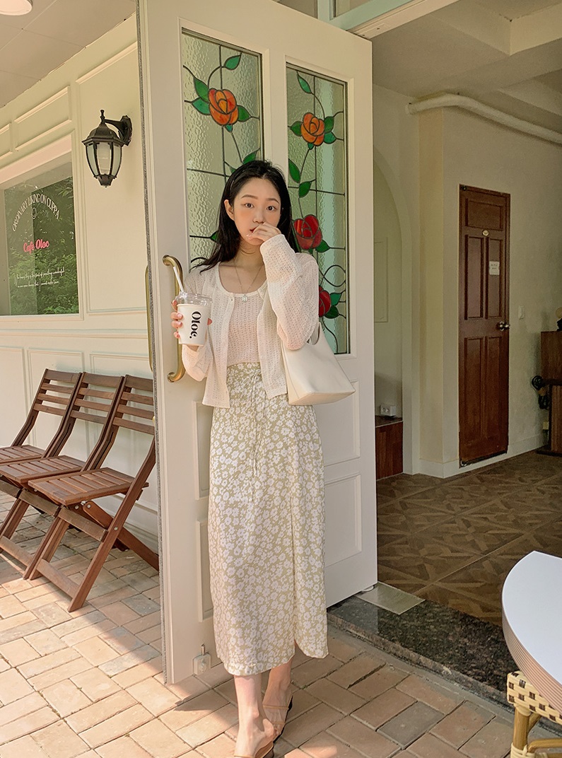 4 kiểu chân váy hot nhất năm 2021: Chân váy xếp ly vắng bóng, nhường chỗ cho những mẫu mã trẻ trung hơn hẳn - 13 4 kiểu chân váy hot nhất năm 2021: Chân váy xếp ly vắng bóng, nhường chỗ cho những mẫu mã trẻ trung hơn hẳn - 13