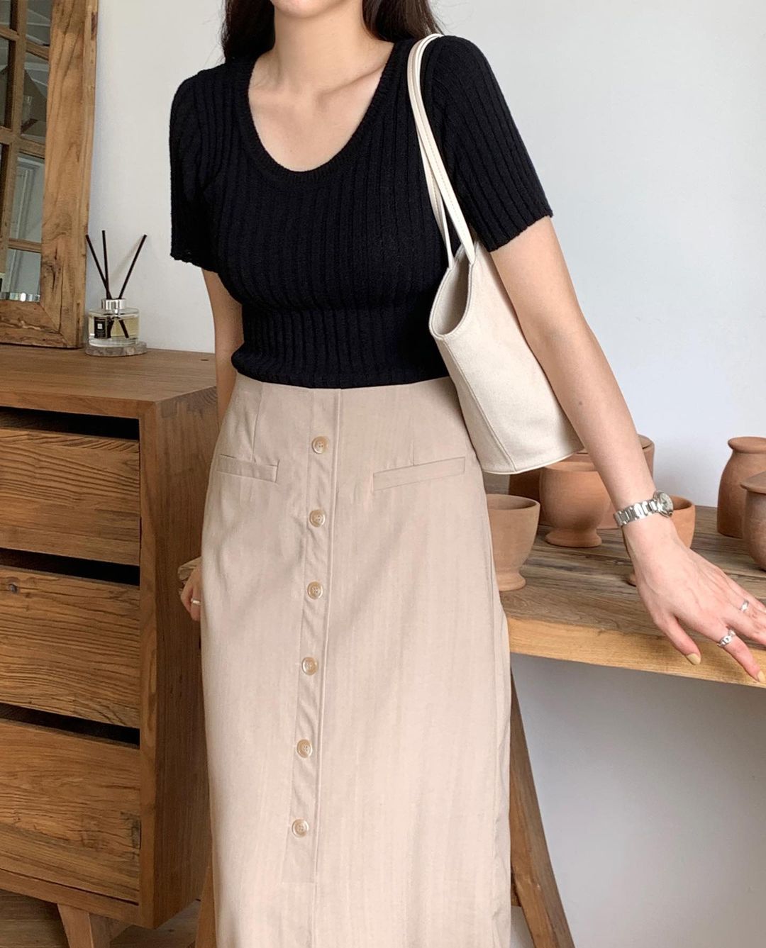4 kiểu chân váy hot nhất năm 2021: Chân váy xếp ly vắng bóng, nhường chỗ cho những mẫu mã trẻ trung hơn hẳn - 12 4 kiểu chân váy hot nhất năm 2021: Chân váy xếp ly vắng bóng, nhường chỗ cho những mẫu mã trẻ trung hơn hẳn - 12