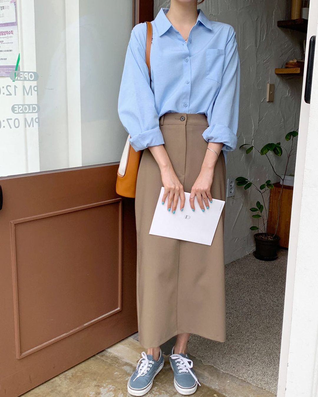 4 kiểu chân váy hot nhất năm 2021: Chân váy xếp ly vắng bóng, nhường chỗ cho những mẫu mã trẻ trung hơn hẳn - 9 4 kiểu chân váy hot nhất năm 2021: Chân váy xếp ly vắng bóng, nhường chỗ cho những mẫu mã trẻ trung hơn hẳn - 9