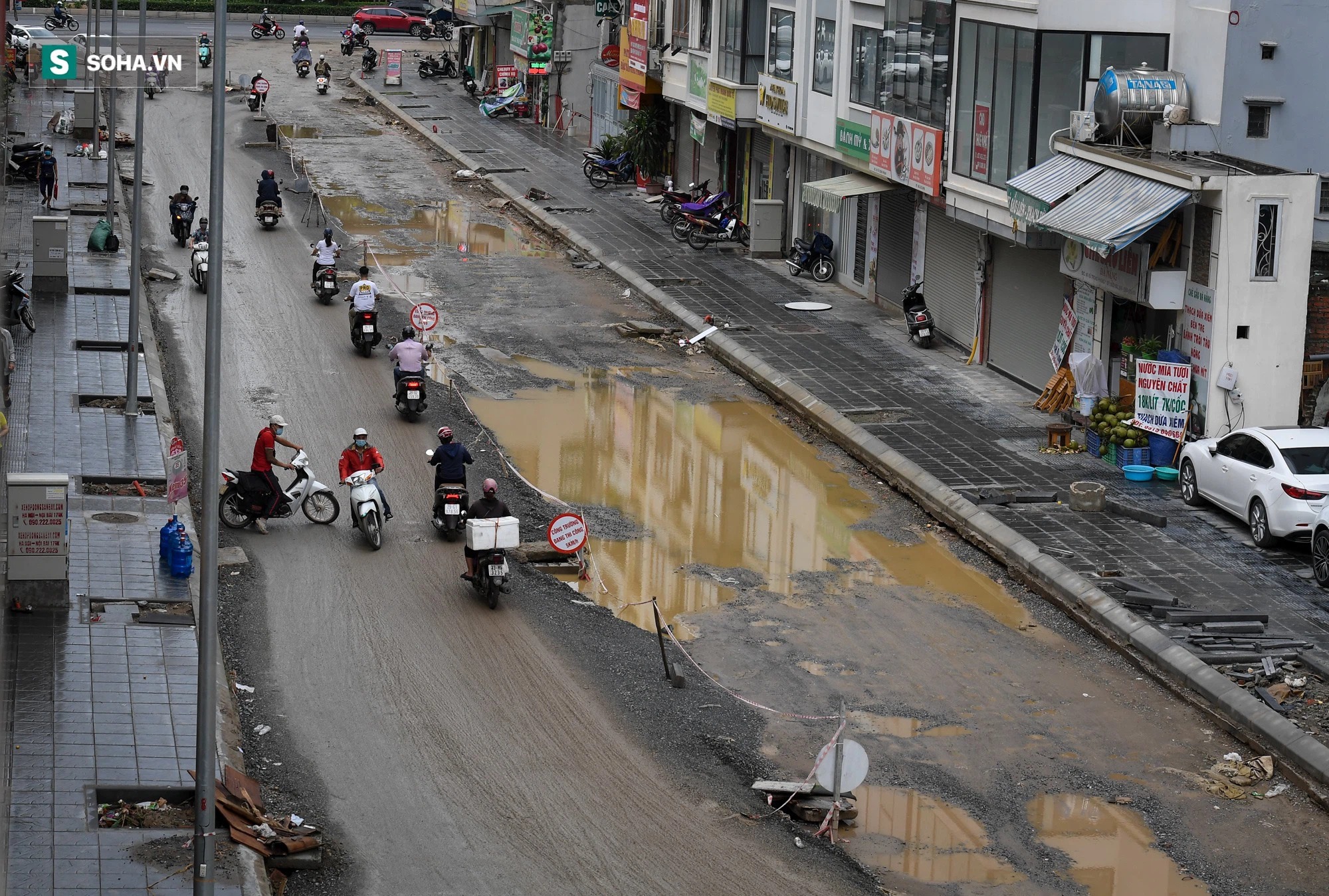 Ảnh: Con đường dài 400m, làm 3 năm không xong ở Hà Nội Ảnh: Con đường dài 400m, làm 3 năm không xong ở Hà Nội