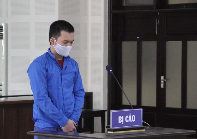 Đâm chủ nợ trọng thương vì bị đòi nợ đêm giao thừa lĩnh 8 năm 6 tháng tù Đâm chủ nợ trọng thương vì bị đòi nợ đêm giao thừa lĩnh 8 năm 6 tháng tù