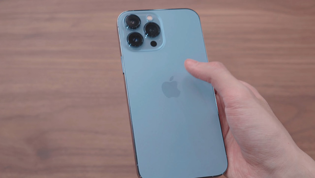 Một người chi hơn 140 triệu đồng để sở hữu iPhone 13 đầu tiên tại Việt Nam - 1 Một người chi hơn 140 triệu đồng để sở hữu iPhone 13 đầu tiên tại Việt Nam - 1