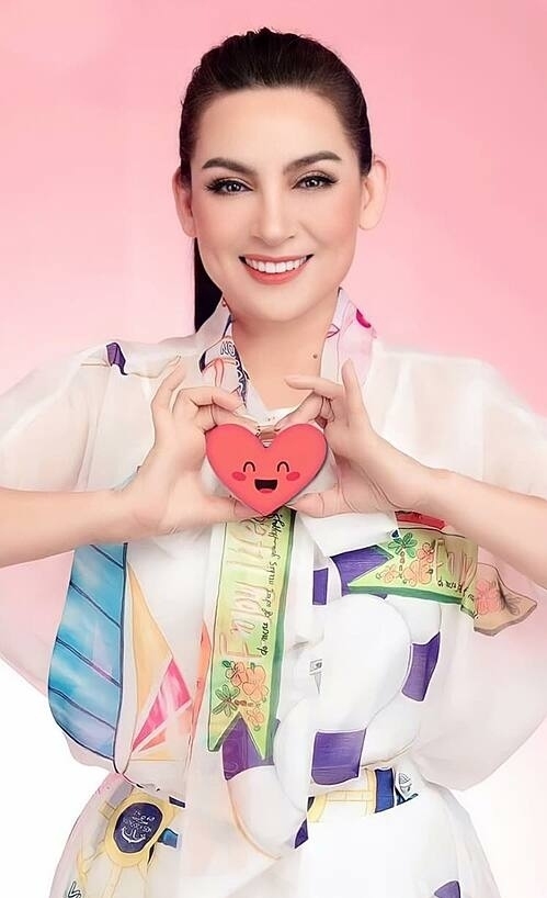 Phi Nhung không hối hận khi lỡ chuyến về Mỹ hồi tháng 7 Phi Nhung không hối hận khi lỡ chuyến về Mỹ hồi tháng 7
