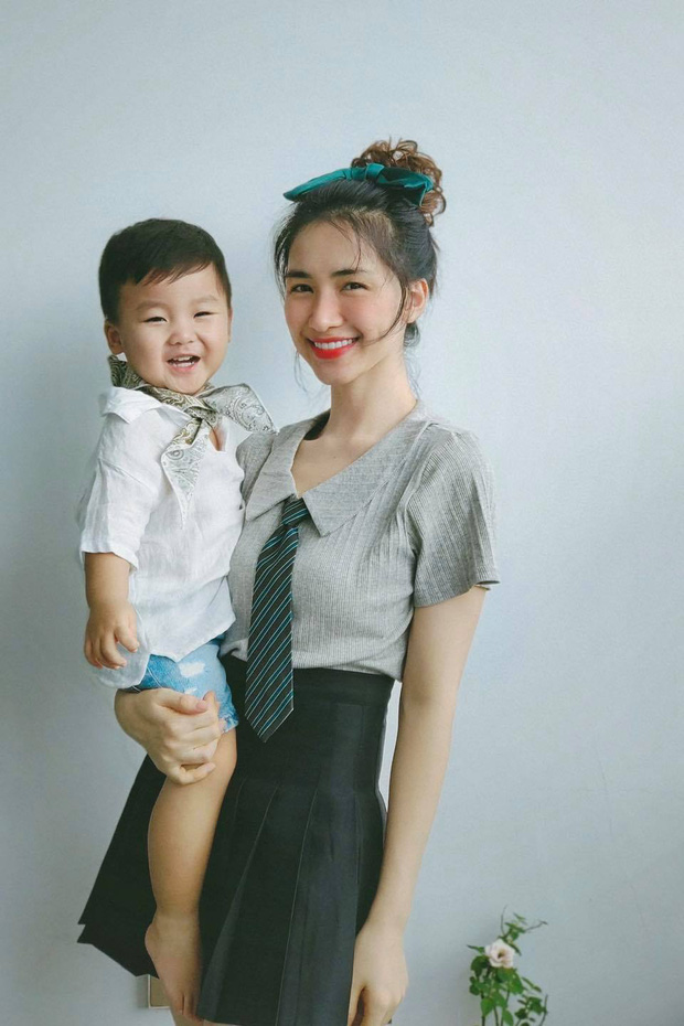Lần đầu Hoà Minzy khoe cận chiếc bụng bầu đầy vết rạn thâm đen, chỉ những ai làm mẹ mới hiểu hết loạt ảnh khó tin này! - 7 Lần đầu Hoà Minzy khoe cận chiếc bụng bầu đầy vết rạn thâm đen, chỉ những ai làm mẹ mới hiểu hết loạt ảnh khó tin này! - 7