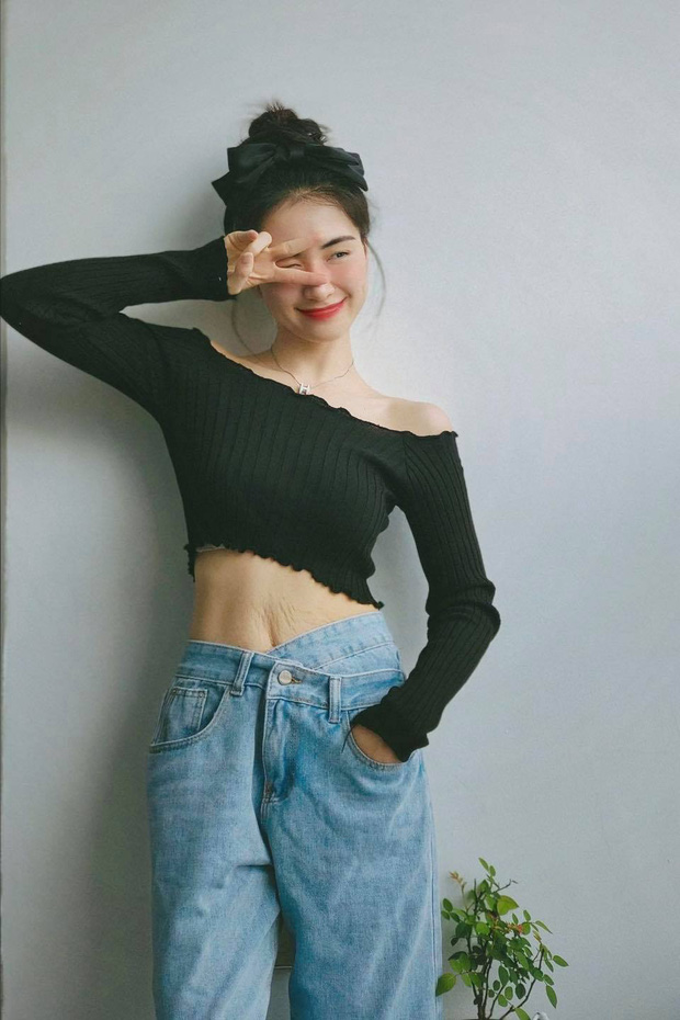 Lần đầu Hoà Minzy khoe cận chiếc bụng bầu đầy vết rạn thâm đen, chỉ những ai làm mẹ mới hiểu hết loạt ảnh khó tin này! - 3 Lần đầu Hoà Minzy khoe cận chiếc bụng bầu đầy vết rạn thâm đen, chỉ những ai làm mẹ mới hiểu hết loạt ảnh khó tin này! - 3