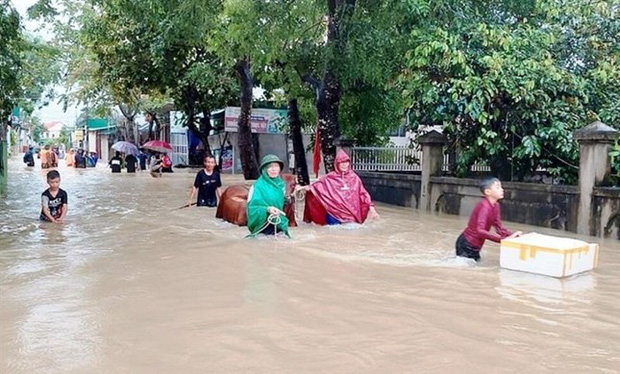 Một người mất tích, gần 700 ngôi nhà bị ngập, dân di dời khẩn cấp do mưa lớn ở Nghệ An - 1 Một người mất tích, gần 700 ngôi nhà bị ngập, dân di dời khẩn cấp do mưa lớn ở Nghệ An - 1