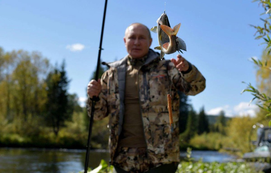 Tổng thống Nga Putin kết thúc tự cách ly, đi Siberia câu cá Tổng thống Nga Putin kết thúc tự cách ly, đi Siberia câu cá