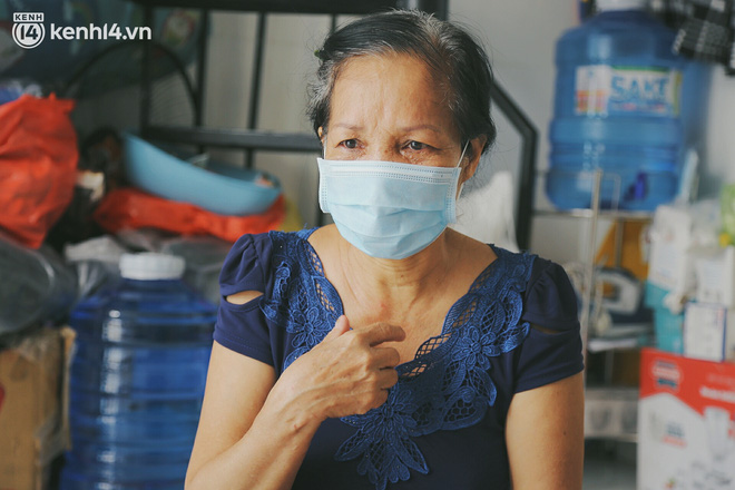 Gặp người vợ gục khóc cạnh xe lăn của chồng từng được Giang Kim Cúc giúp đỡ: 'Cô Cúc không liên lạc nữa, giờ cô chỉ mong được đi bán vé số lại' - 12 Gặp người vợ gục khóc cạnh xe lăn của chồng từng được Giang Kim Cúc giúp đỡ: 'Cô Cúc không liên lạc nữa, giờ cô chỉ mong được đi bán vé số lại' - 12