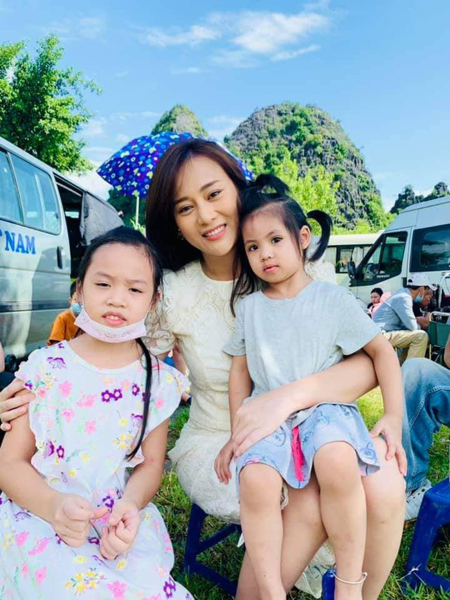 Hương vị tình thân: Clip Phương Oanh đi mua váy bầu, cảnh Long ôm vợ được dự đoán là thông báo có em bé - 5 Hương vị tình thân: Clip Phương Oanh đi mua váy bầu, cảnh Long ôm vợ được dự đoán là thông báo có em bé - 5