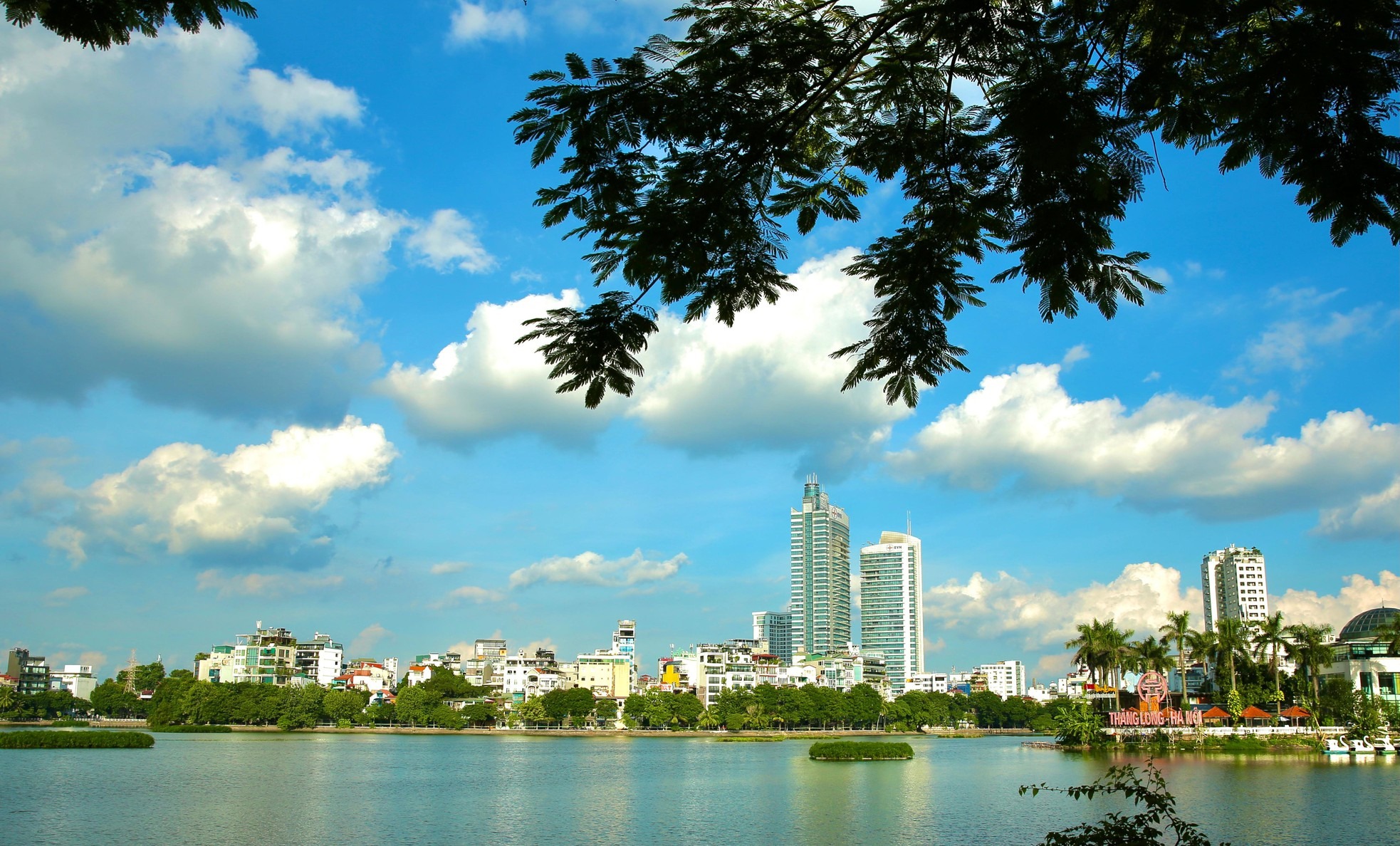 Thổn thức trước khoảnh khắc trời thu Hà Nội đẹp đến nao lòng - 11 Thổn thức trước khoảnh khắc trời thu Hà Nội đẹp đến nao lòng - 11