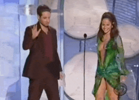 Ẩn tình về 'khu rừng biết đi' của Jennifer Lopez: Cố tình 'đụng hàng' với tiền bối, vô tình thay đổi cả thế giới Internet - 9 Ẩn tình về 'khu rừng biết đi' của Jennifer Lopez: Cố tình 'đụng hàng' với tiền bối, vô tình thay đổi cả thế giới Internet - 9