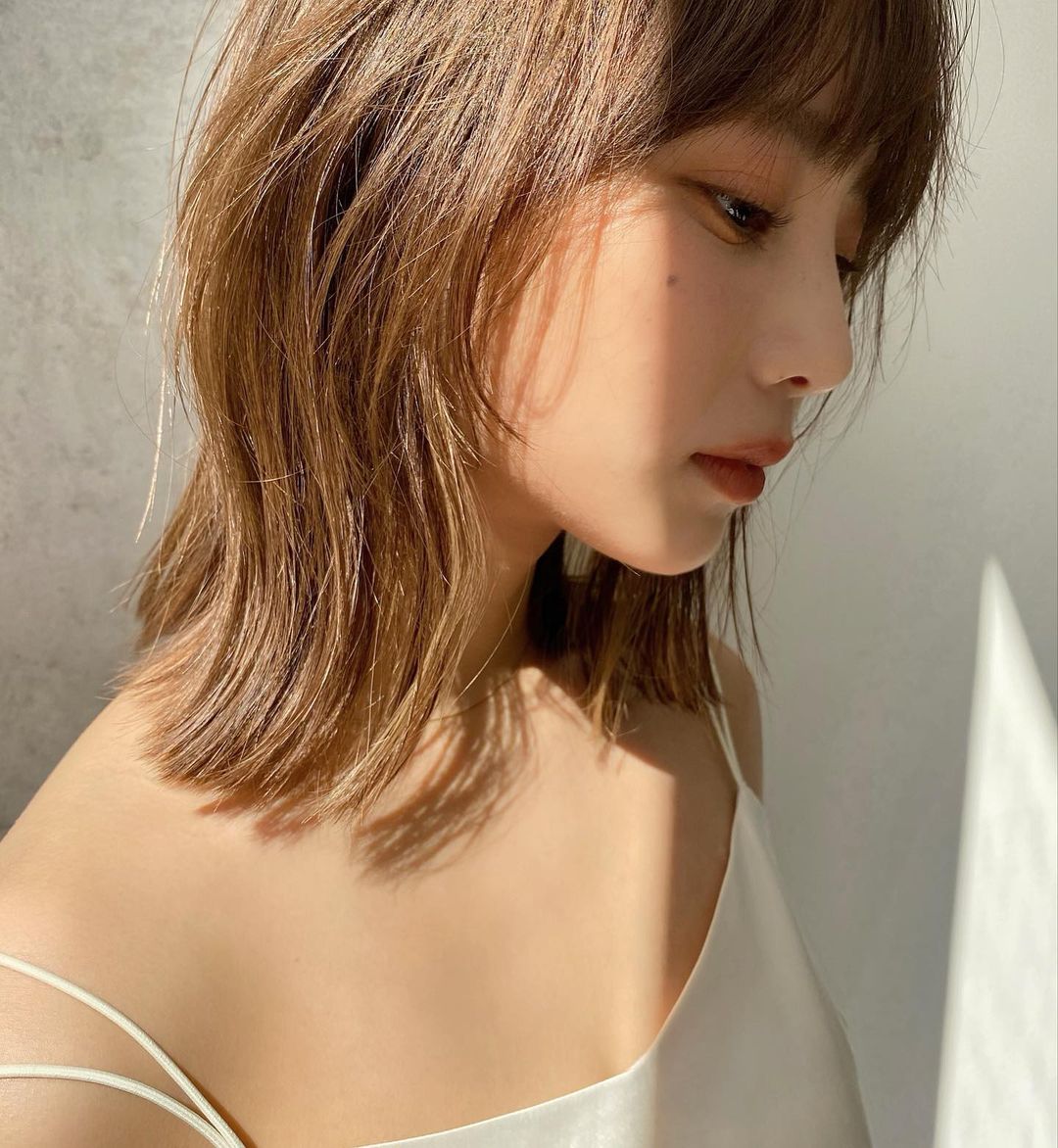 Thích nhuộm nâu thì chị em nên cắt 5 kiểu tóc này để trông sành điệu tuyệt đối, nhan sắc thăng hoa - 15 Thích nhuộm nâu thì chị em nên cắt 5 kiểu tóc này để trông sành điệu tuyệt đối, nhan sắc thăng hoa - 15