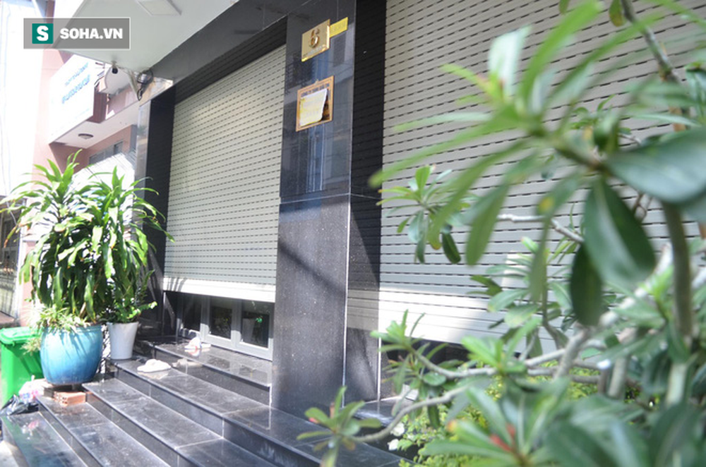 Người dân tìm tới nhà, bật khóc trước tin Phi Nhung mất: 'Con nói mà tui không tin, giờ là sự thật rồi!' - 4 Người dân tìm tới nhà, bật khóc trước tin Phi Nhung mất: 'Con nói mà tui không tin, giờ là sự thật rồi!' - 4