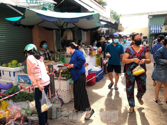 TPHCM sắp mở cửa lại chợ truyền thống - 1 TPHCM sắp mở cửa lại chợ truyền thống - 1