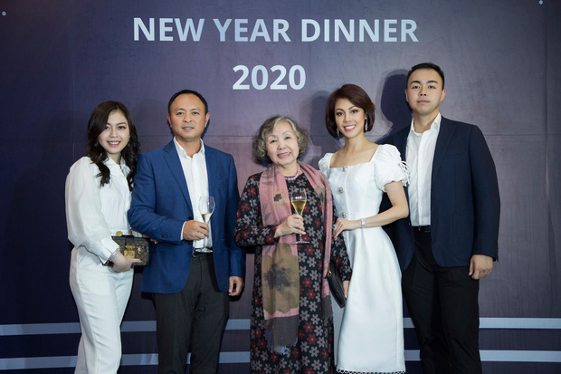 Gia tộc Sơn Kim Group: Hành trình 'thâu tóm' hàng loạt lĩnh vực hái cả nghìn tỷ đồng, xây nhà siêu sang chiều chuộng giới thượng lưu - 10 Gia tộc Sơn Kim Group: Hành trình 'thâu tóm' hàng loạt lĩnh vực hái cả nghìn tỷ đồng, xây nhà siêu sang chiều chuộng giới thượng lưu - 10