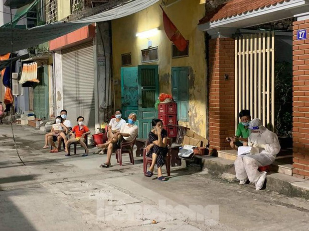 Dịch tiếp tục phức tạp, Hà Nam lập 2 bệnh viện chuyên điều trị bệnh nhân COVID-19 - 1 Dịch tiếp tục phức tạp, Hà Nam lập 2 bệnh viện chuyên điều trị bệnh nhân COVID-19 - 1