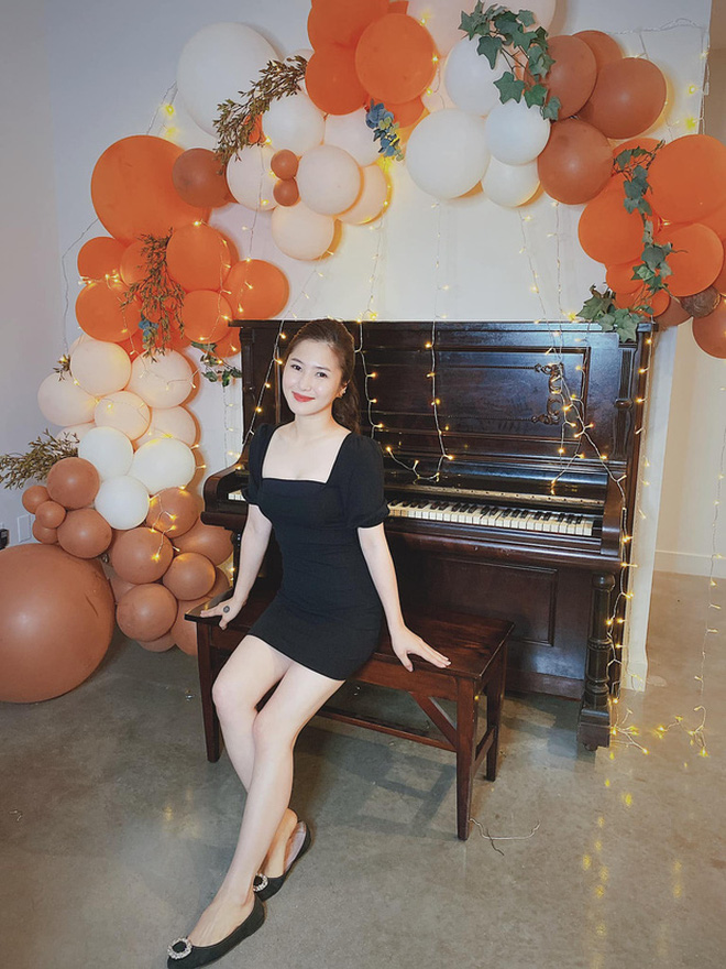 Hương Tràm sang Mỹ du học: Vướng tin đồn mang thai, bán xe, bán nhà 3 tỷ để trang trải - 7 Hương Tràm sang Mỹ du học: Vướng tin đồn mang thai, bán xe, bán nhà 3 tỷ để trang trải - 7