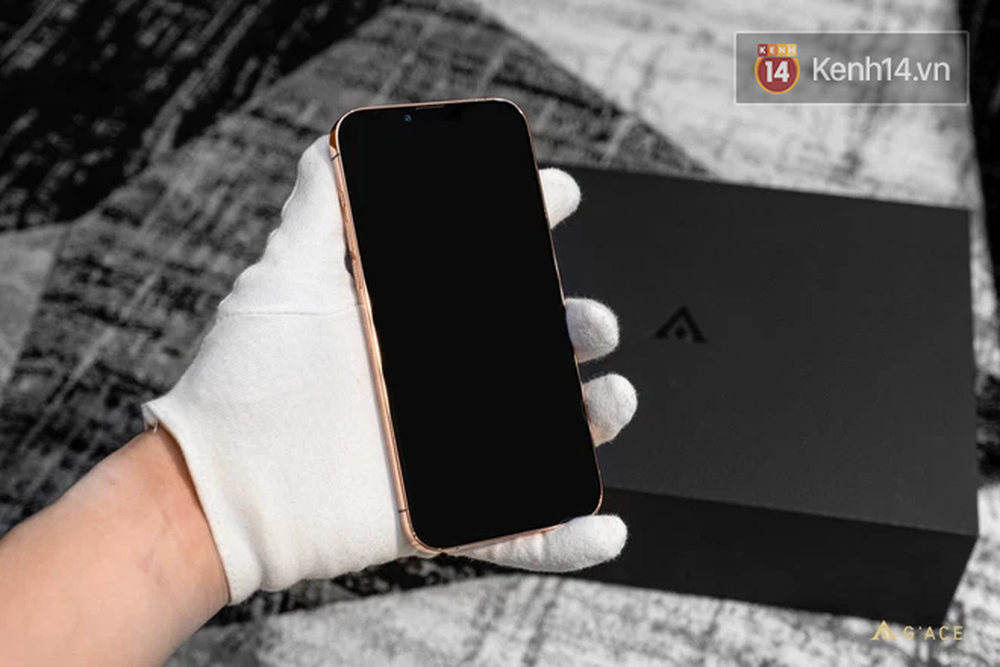 'Lác mắt' với iPhone 13 Pro Max mạ vàng có giá hơn 130 triệu đồng được chế tác tại Việt Nam - 4 'Lác mắt' với iPhone 13 Pro Max mạ vàng có giá hơn 130 triệu đồng được chế tác tại Việt Nam - 4