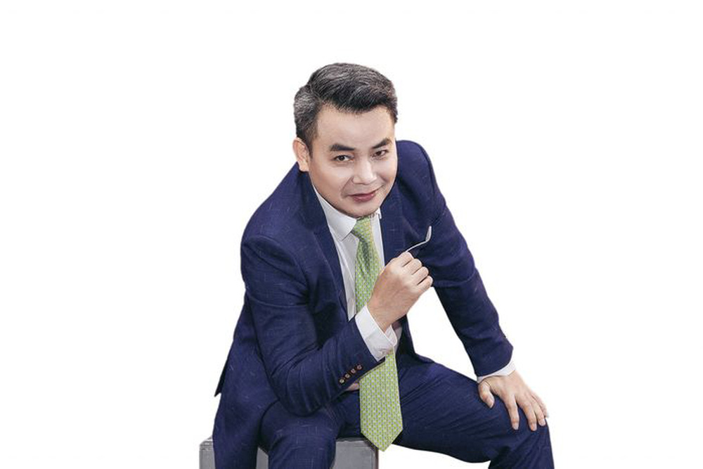 'Chủ tịch Khang' phim Hương vị tình thân: Tôi 'xin phép' mỗi lần tát Quách Thu Phương - 4 'Chủ tịch Khang' phim Hương vị tình thân: Tôi 'xin phép' mỗi lần tát Quách Thu Phương - 4