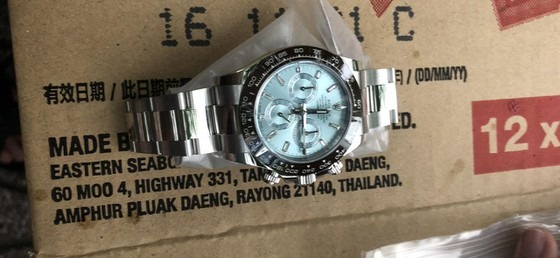 Kiều nữ mua đồng hồ 13,5 triệu đồng để tráo đồng hồ Rolex hơn 1 tỷ đồng của đại gia - 1 Kiều nữ mua đồng hồ 13,5 triệu đồng để tráo đồng hồ Rolex hơn 1 tỷ đồng của đại gia - 1