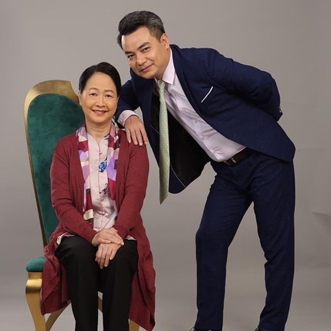 'Chủ tịch Khang' phim Hương vị tình thân: Tôi 'xin phép' mỗi lần tát Quách Thu Phương - 5 'Chủ tịch Khang' phim Hương vị tình thân: Tôi 'xin phép' mỗi lần tát Quách Thu Phương - 5
