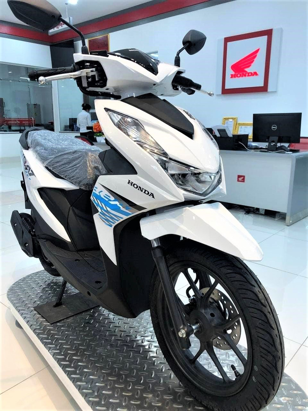 Xe tay ga 32 triệu về đại lý, cốp 12 lít, bình xăng 4,2 lít, 'đấu' Honda Vision - 7 Xe tay ga 32 triệu về đại lý, cốp 12 lít, bình xăng 4,2 lít, 'đấu' Honda Vision - 7