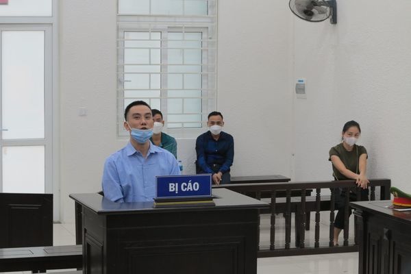 Nhát dao trên bàn nhậu, sau màn mời rượu bị từ chối ở Hà Nội Nhát dao trên bàn nhậu, sau màn mời rượu bị từ chối ở Hà Nội