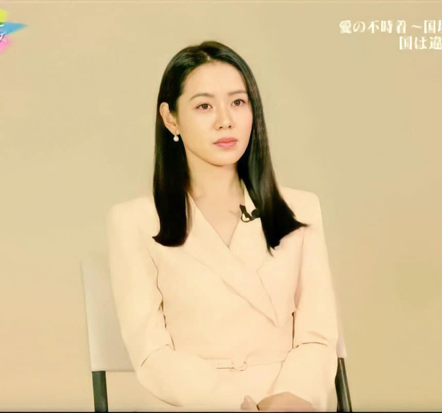 Son Ye Jin tiết lộ bom tấn với Hyun Bin lẽ ra kết thúc bi kịch, tại anh chị tình cảm quá nên được sửa kịch bản luôn - 3 Son Ye Jin tiết lộ bom tấn với Hyun Bin lẽ ra kết thúc bi kịch, tại anh chị tình cảm quá nên được sửa kịch bản luôn - 3