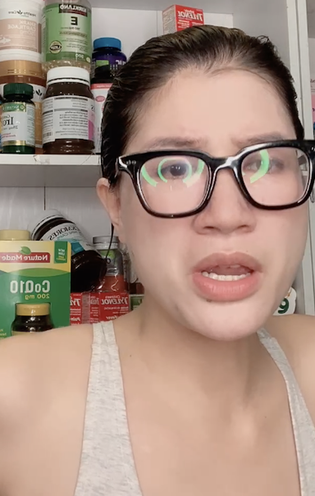 Bà Phương Hằng tuyên bố đâm đơn kiện Trang Trần lên Bộ công an vì livestream 'ép cung' Hồ Văn Cường - 1 Bà Phương Hằng tuyên bố đâm đơn kiện Trang Trần lên Bộ công an vì livestream 'ép cung' Hồ Văn Cường - 1