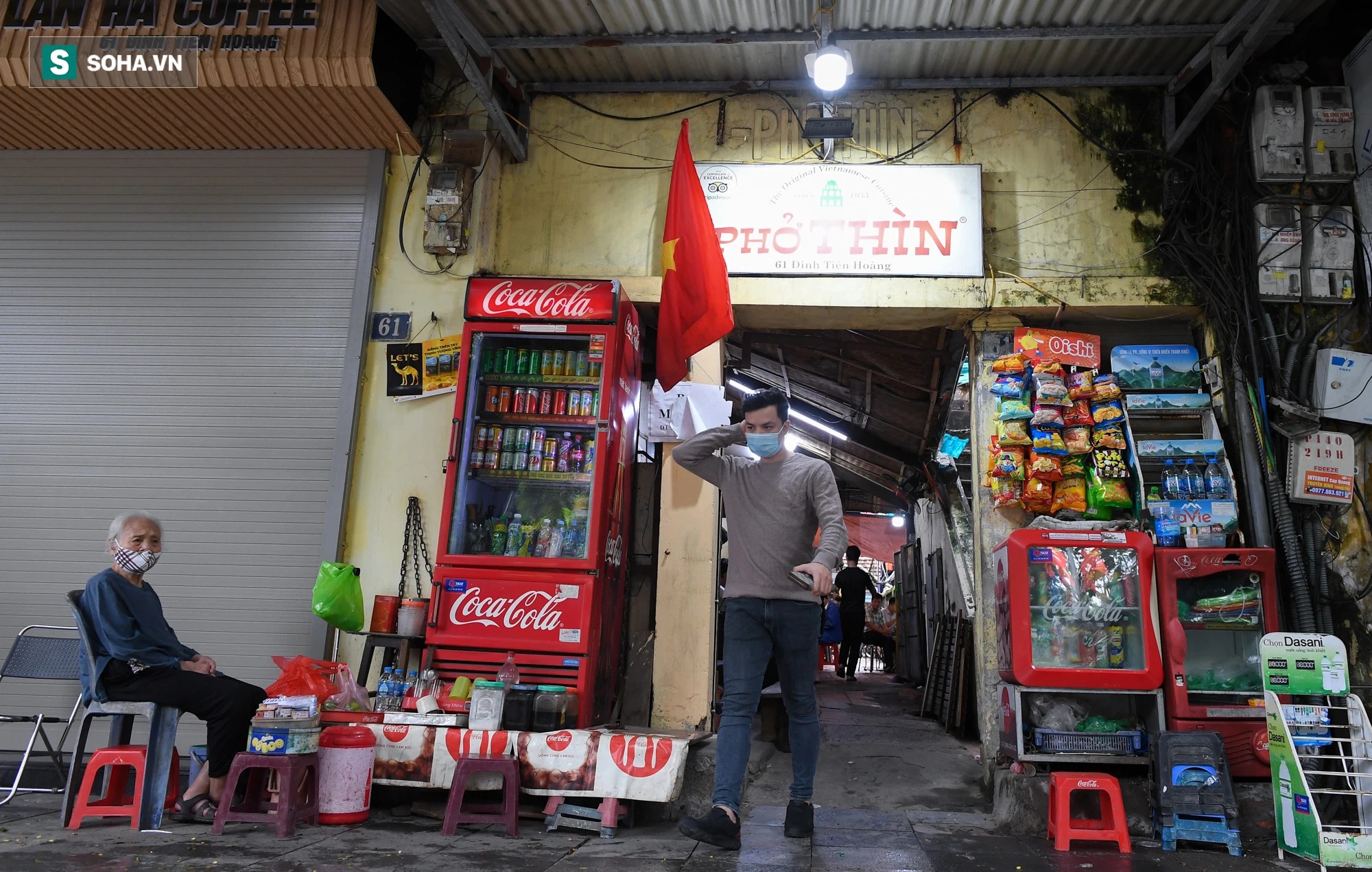 Chủ tịch hội đồng quản trị, tổng giám đốc đi từ Bắc Ninh ra Hà Nội ăn phở cho đã 'cơn thèm' rồi lại đi về Chủ tịch hội đồng quản trị, tổng giám đốc đi từ Bắc Ninh ra Hà Nội ăn phở cho đã 'cơn thèm' rồi lại đi về
