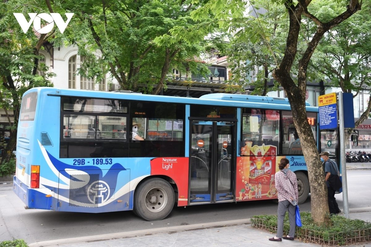Hành khách đi xe buýt, vận tải công cộng vào Hà Nội cần những thủ tục gì? - 2 Hành khách đi xe buýt, vận tải công cộng vào Hà Nội cần những thủ tục gì? - 2