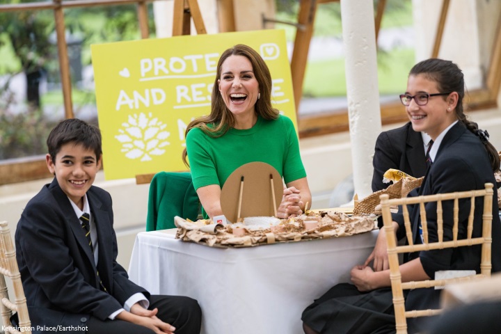 Meghan 'mặt dày' đeo bám hoàng gia với thông báo về lễ rửa tội của con gái nhưng bị Công nương Kate làm cho lu mờ - 5 Meghan 'mặt dày' đeo bám hoàng gia với thông báo về lễ rửa tội của con gái nhưng bị Công nương Kate làm cho lu mờ - 5