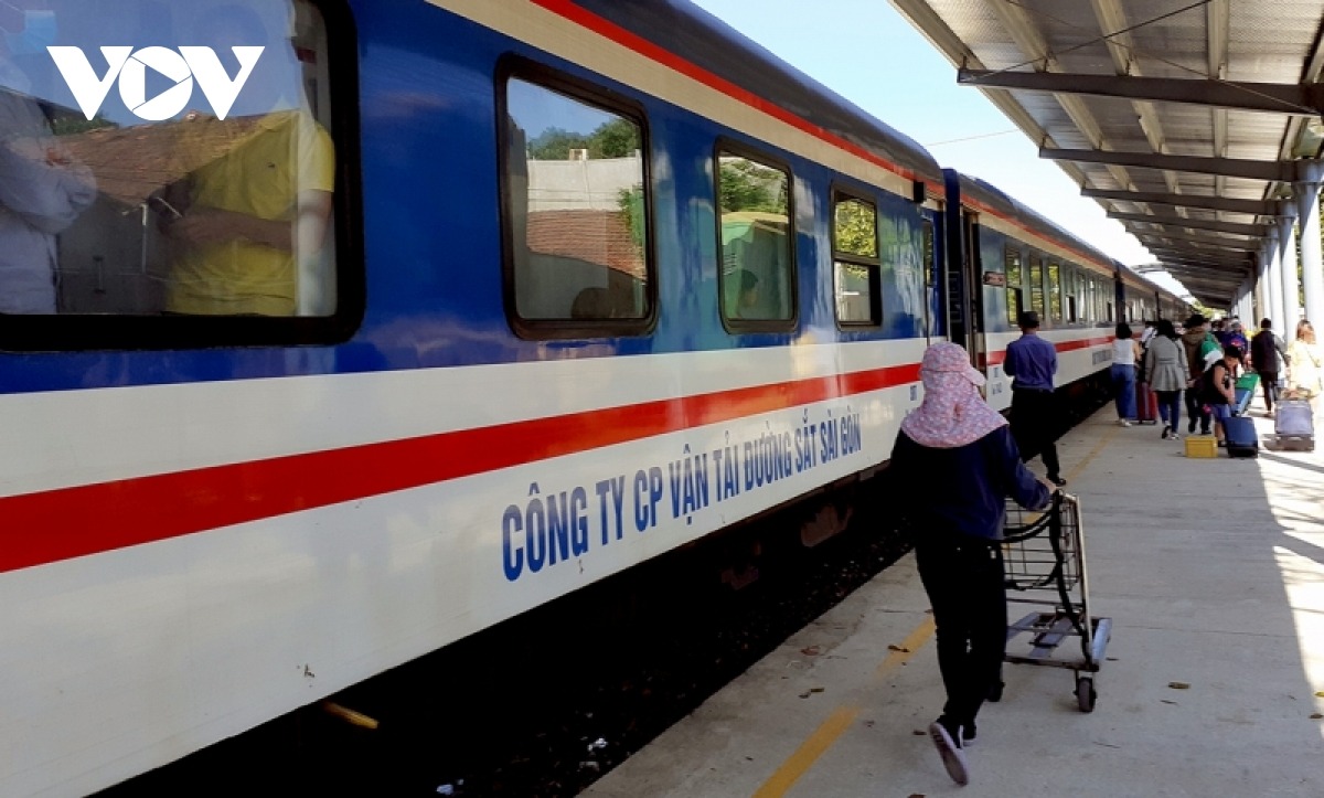 Khách đi tàu đến TP.HCM phải thông báo với chính quyền địa phương nơi cư trú Khách đi tàu đến TP.HCM phải thông báo với chính quyền địa phương nơi cư trú