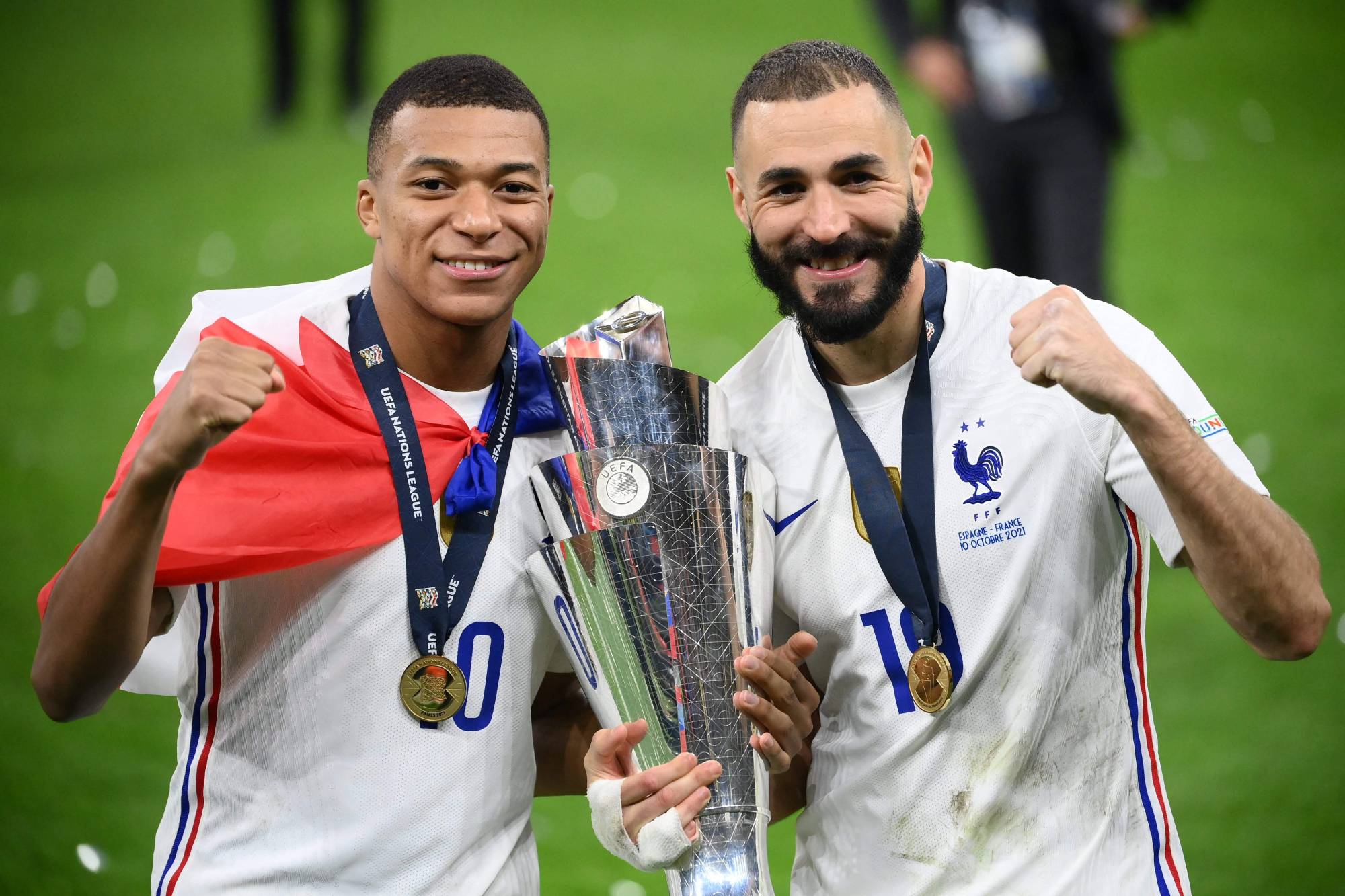 Mbappe - Benzema: 'Song kiếm hợp bích' của tuyển Pháp khiến CĐV Real mơ mộng Mbappe - Benzema: 'Song kiếm hợp bích' của tuyển Pháp khiến CĐV Real mơ mộng