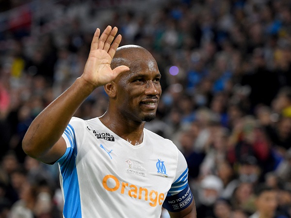 Drogba lập hat-trick cho đội Huyền thoại Marseille, tiếp tục gieo sầu cho HLV Wenger Drogba lập hat-trick cho đội Huyền thoại Marseille, tiếp tục gieo sầu cho HLV Wenger
