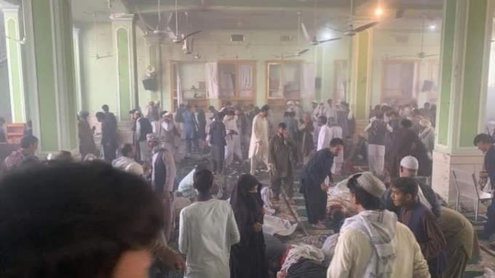 NÓNG: Nổ cực lớn ở Afghanistan, rất nhiều người đã tử vong - Kẻ tấn công tàn bạo lộ diện NÓNG: Nổ cực lớn ở Afghanistan, rất nhiều người đã tử vong - Kẻ tấn công tàn bạo lộ diện